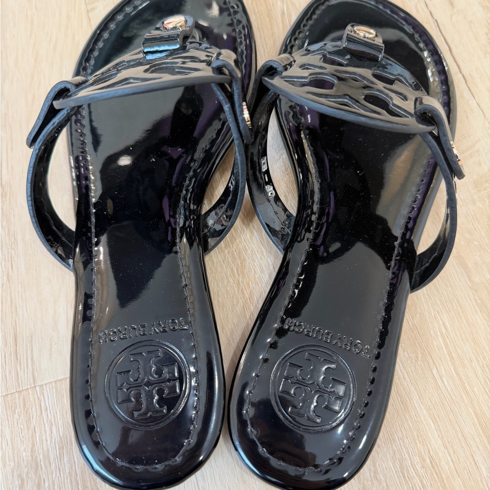 Tory Burch Black Patent Leather Sandals - Picture 3 of 7
